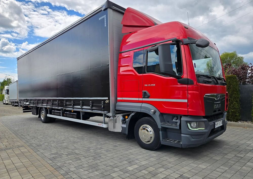 MAN TGL 12.250 - Curtainsider truck: picture 2 MAN TGL 12.250 - Curtainsider truck: picture 2