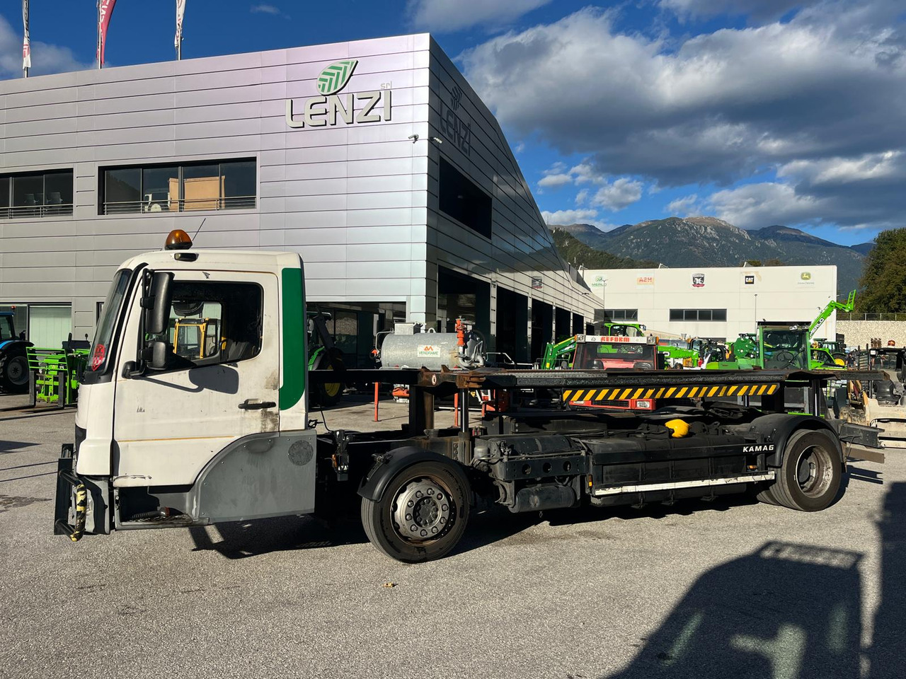 MERCEDES-BENZ KAMAG - Container transporter/ Swap body truck: picture 2 MERCEDES-BENZ KAMAG - Container transporter/ Swap body truck: picture 2