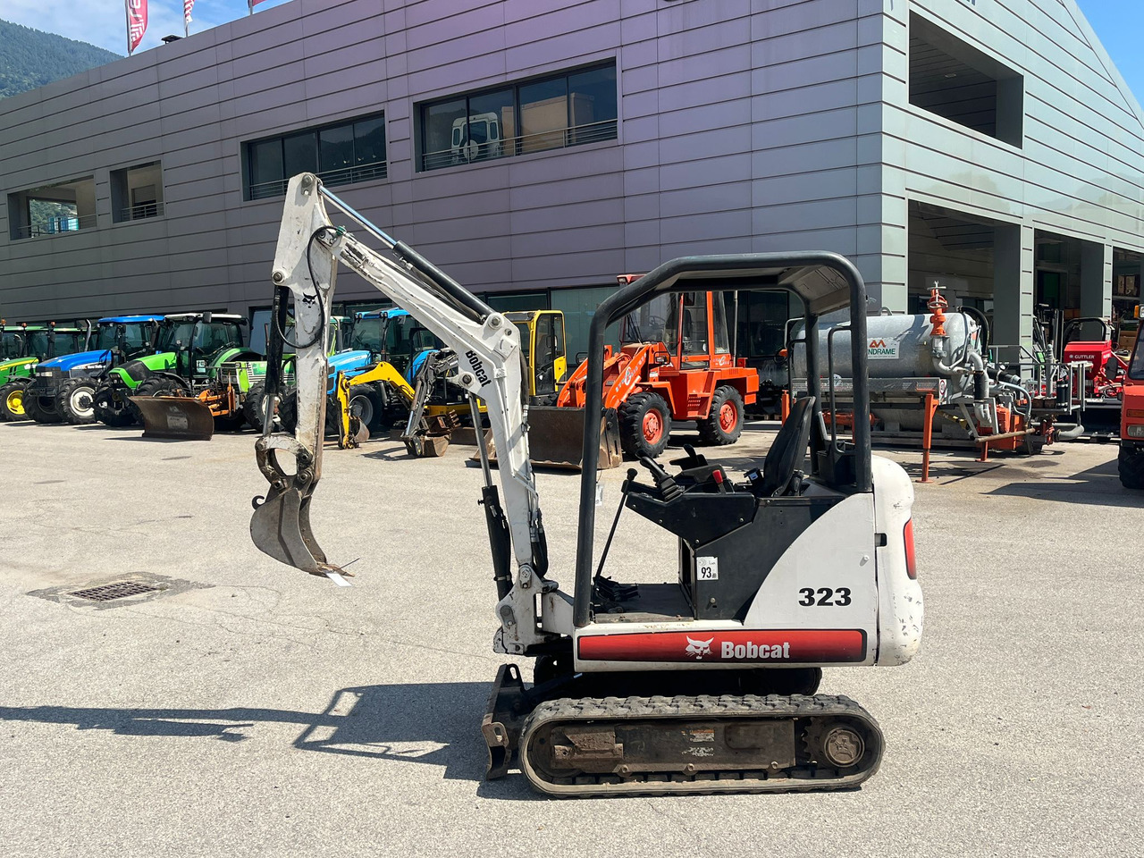 MINIESCAVATORE BOBCAT 323 - Mini excavator: picture 5 MINIESCAVATORE BOBCAT 323 - Mini excavator: picture 5