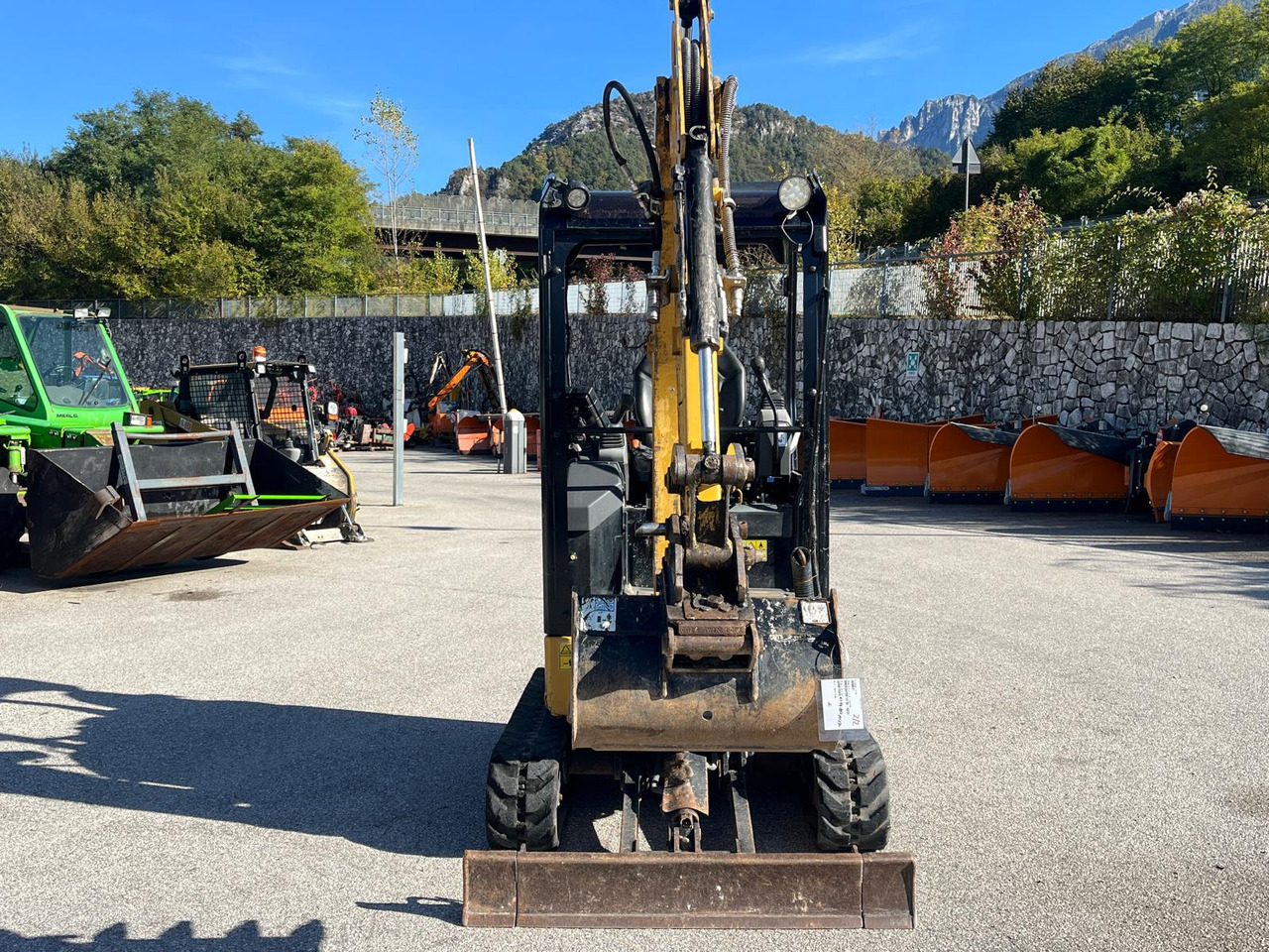 MINIESCAVATORE CAT 301.7 CR - Mini excavator: picture 3 MINIESCAVATORE CAT 301.7 CR - Mini excavator: picture 3