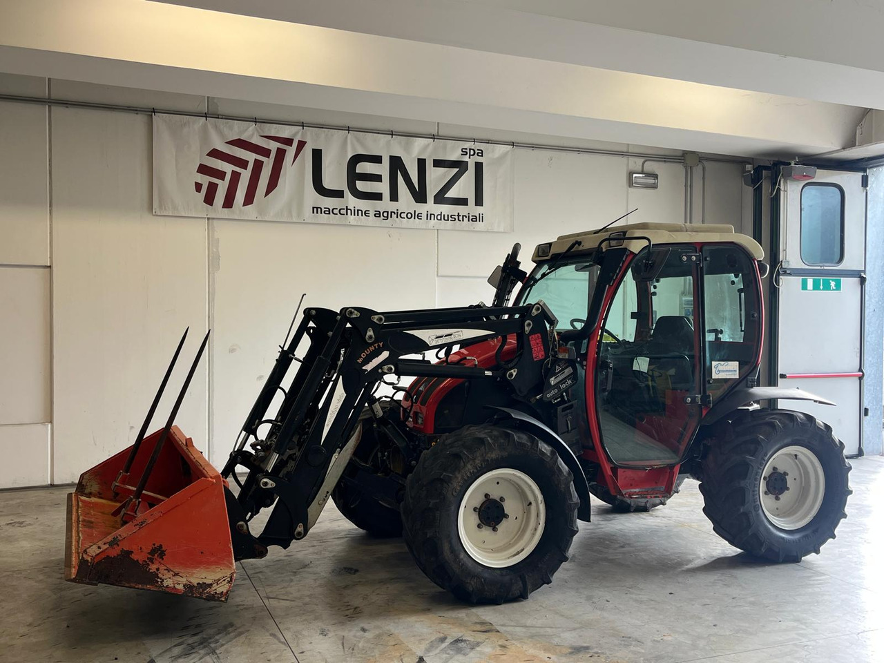 REFORM MOUNY 80S + CARICATORE HYDRAC - Farm tractor: picture 2 REFORM MOUNY 80S + CARICATORE HYDRAC - Farm tractor: picture 2