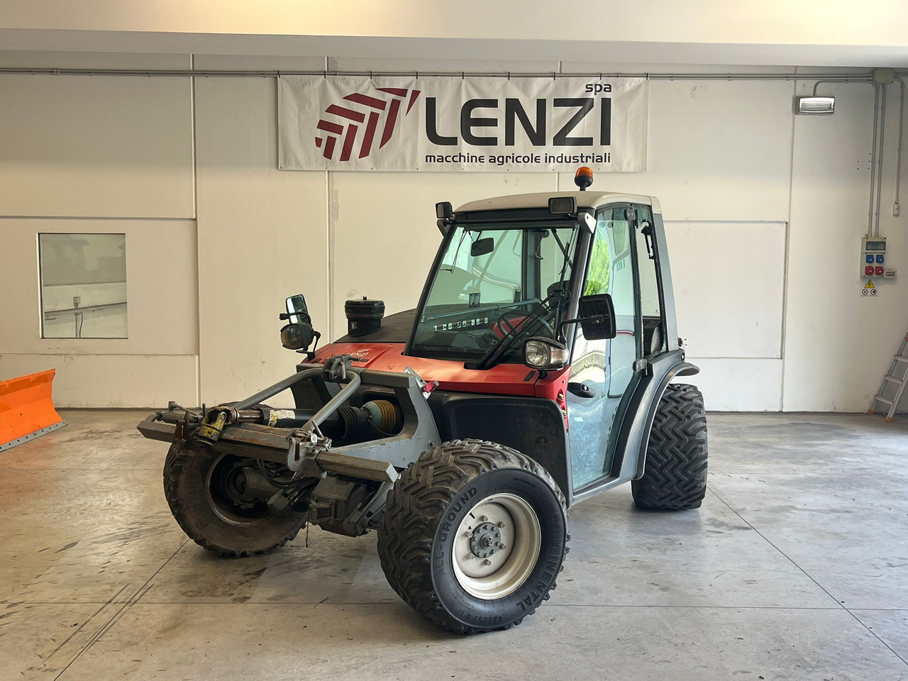 TRATTORE AEBI TT 270 - Farm tractor: picture 1 TRATTORE AEBI TT 270 - Farm tractor: picture 1