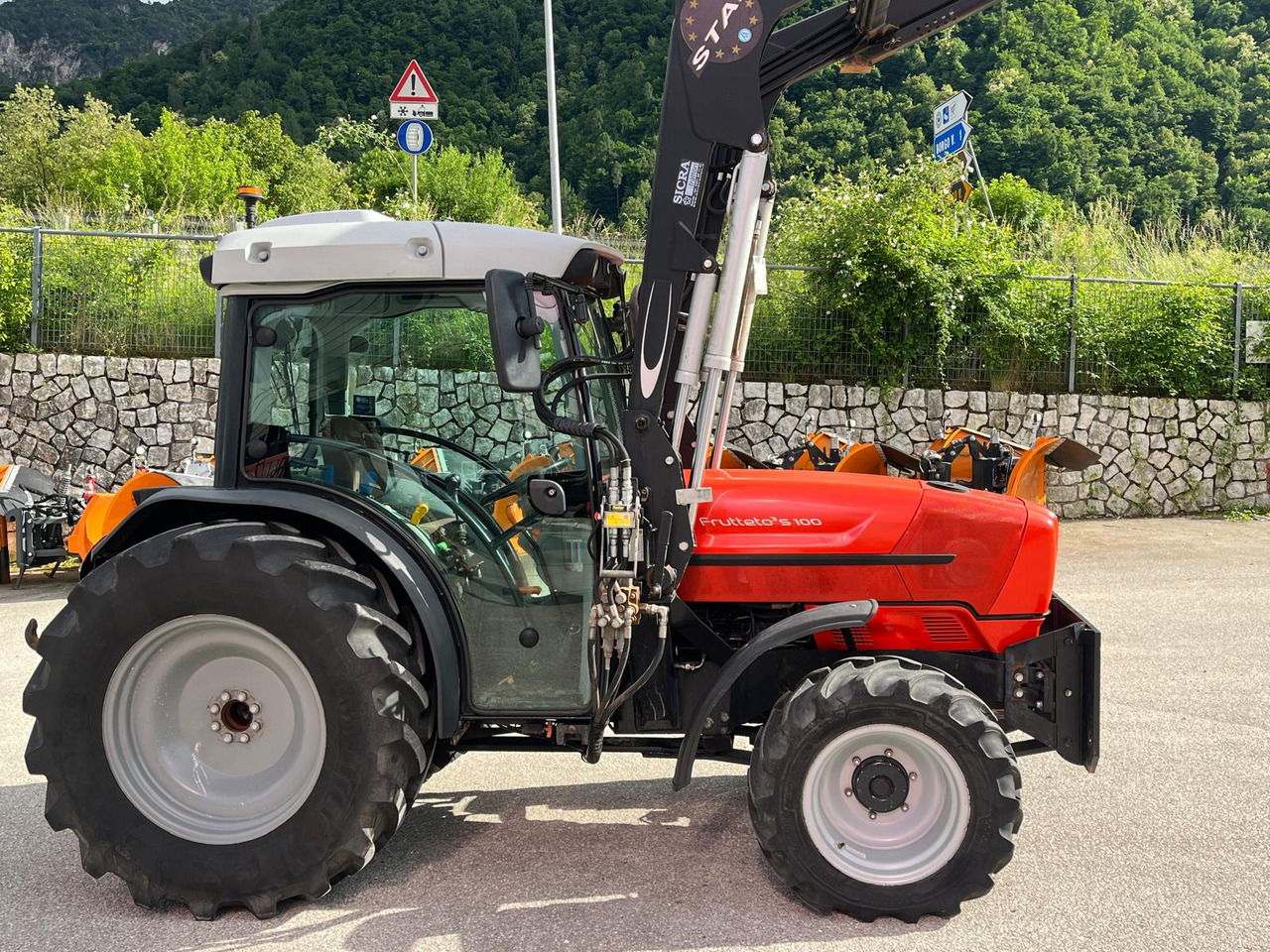TRATTORE SAME FRUTTETO S 100 – CARICATORE - Farm tractor: picture 5 TRATTORE SAME FRUTTETO S 100 – CARICATORE - Farm tractor: picture 5