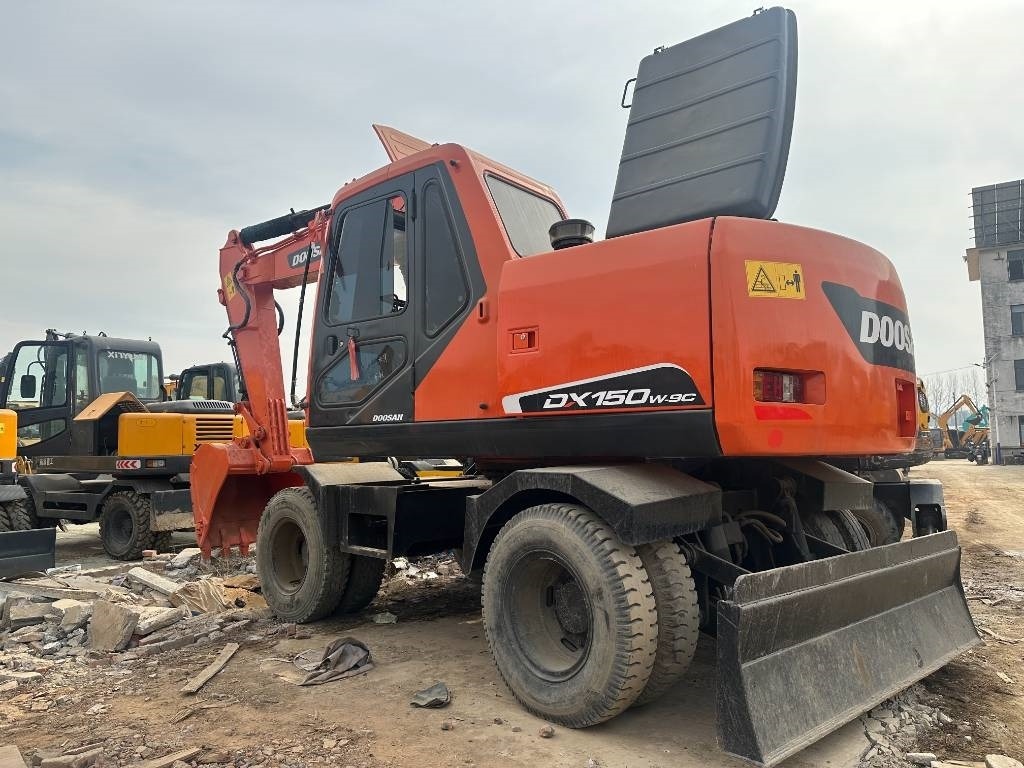 Doosan 150 W-7 - Wheel excavator: picture 3 Doosan 150 W-7 - Wheel excavator: picture 3
