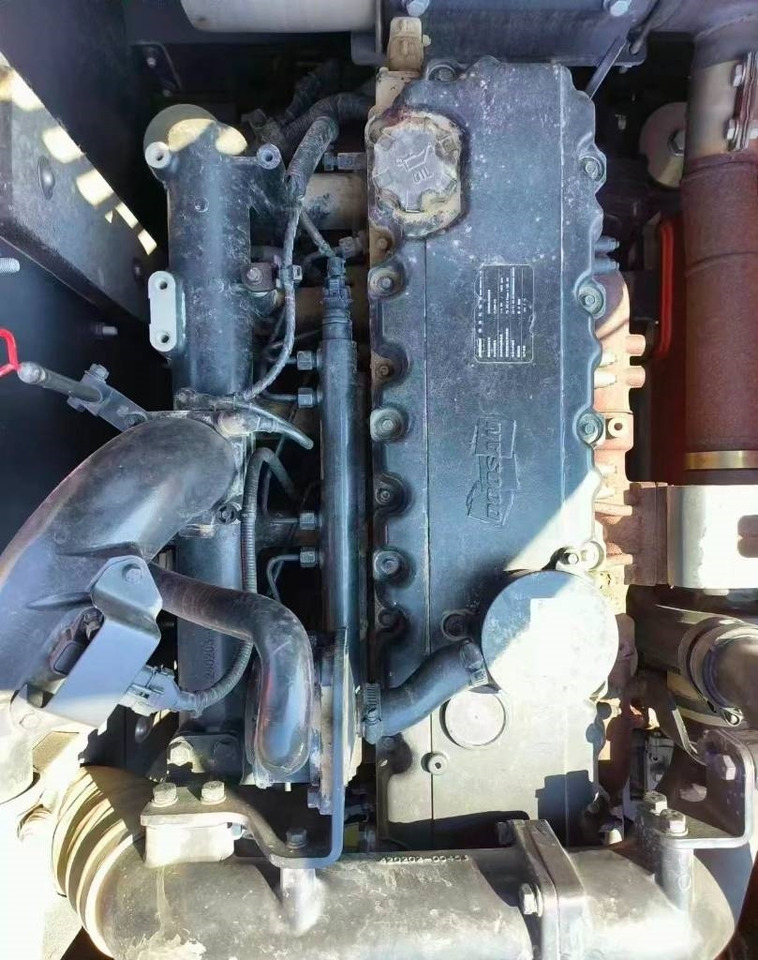 Crawler excavator Doosan DX 200: picture 12