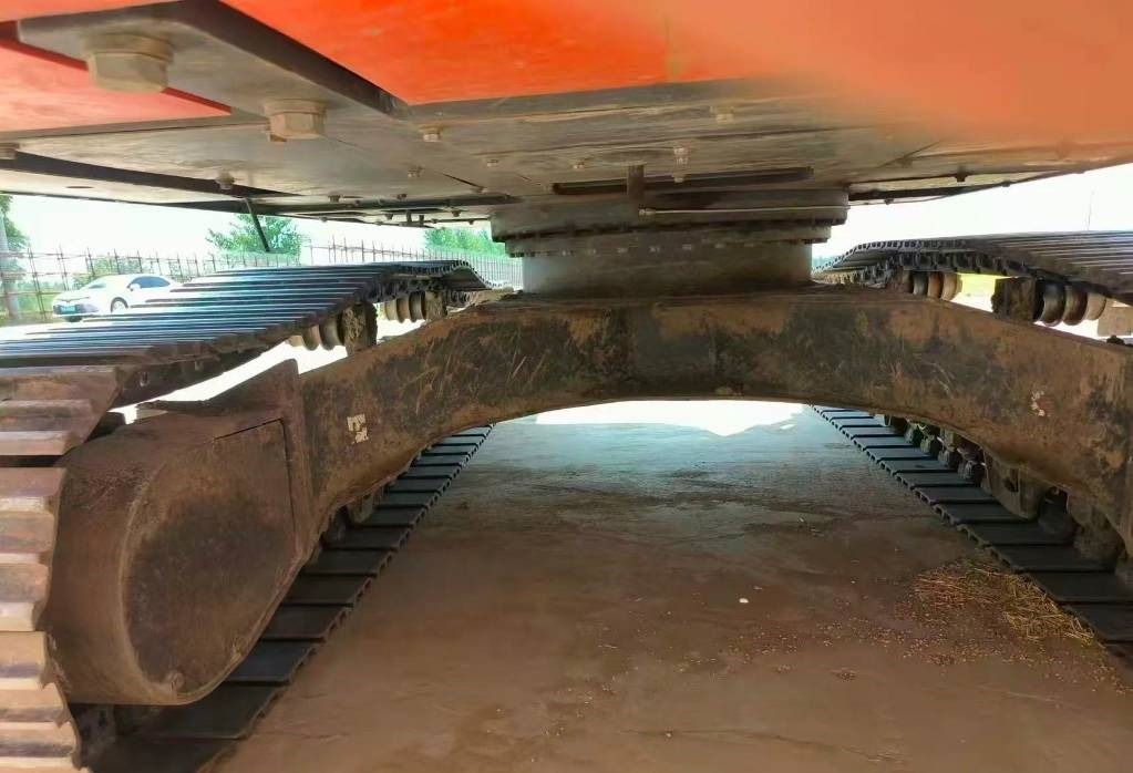 Crawler excavator Doosan DX 200: picture 7