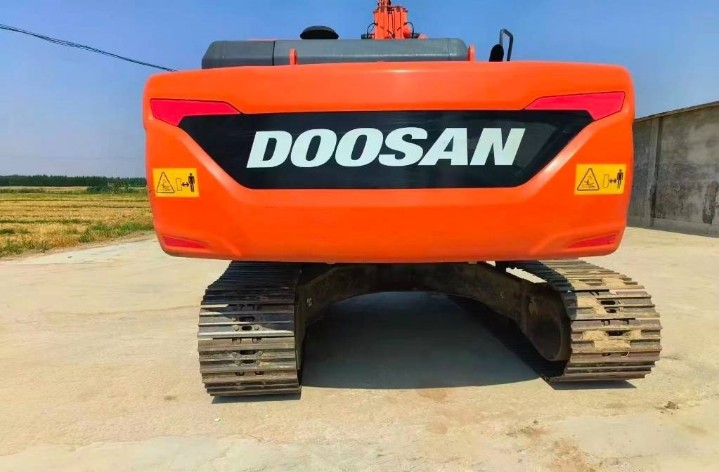 Crawler excavator Doosan DX 200: picture 6