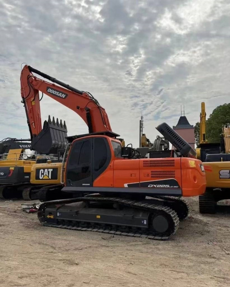 Doosan DX 225 - Crawler excavator: picture 1 Doosan DX 225 - Crawler excavator: picture 1