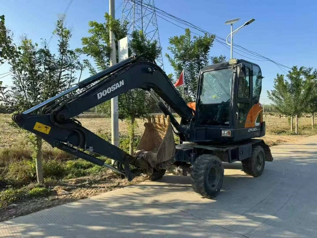 Doosan DX 60 - Mini excavator: picture 3 Doosan DX 60 - Mini excavator: picture 3