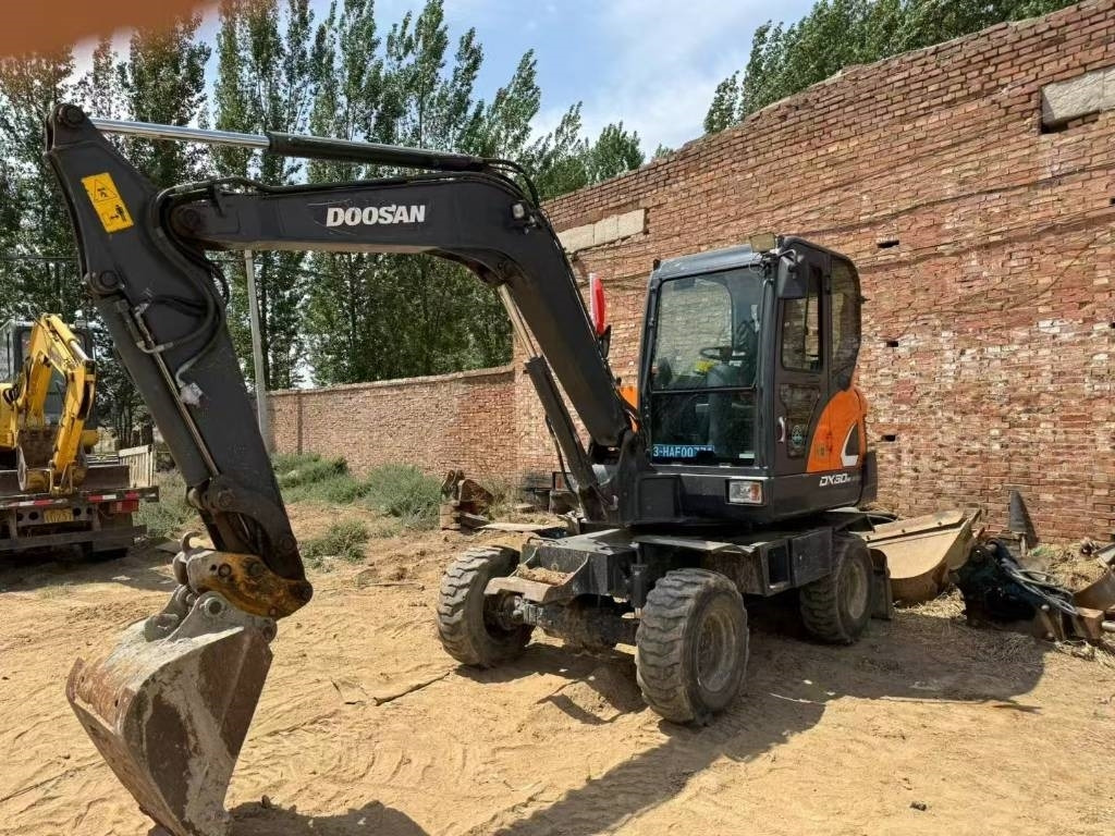 Leasing of Doosan DX 60  Doosan DX 60: picture 9