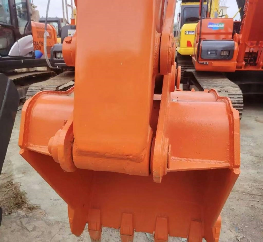 Crawler excavator Hitachi 135US-6: picture 6