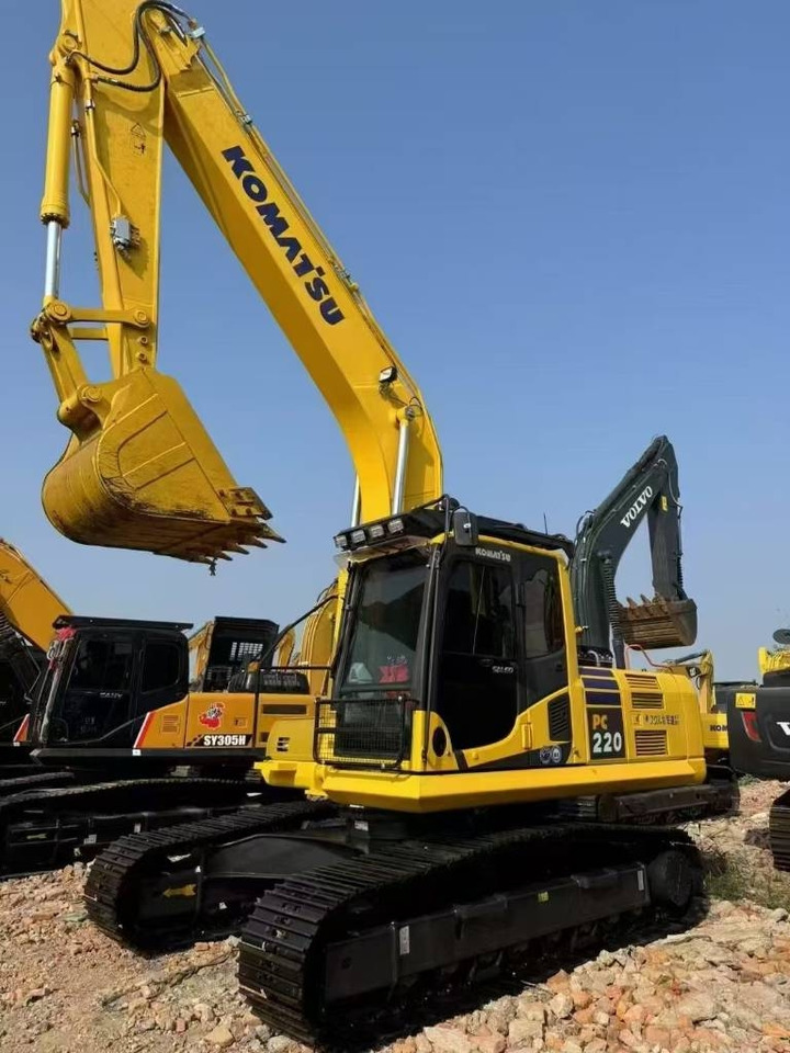 Komatsu 220-8 - Crawler excavator: picture 1 Komatsu 220-8 - Crawler excavator: picture 1