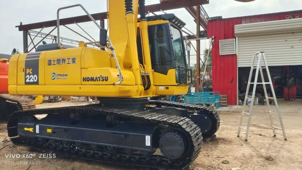 Komatsu PC 220 - Mini excavator: picture 5 Komatsu PC 220 - Mini excavator: picture 5