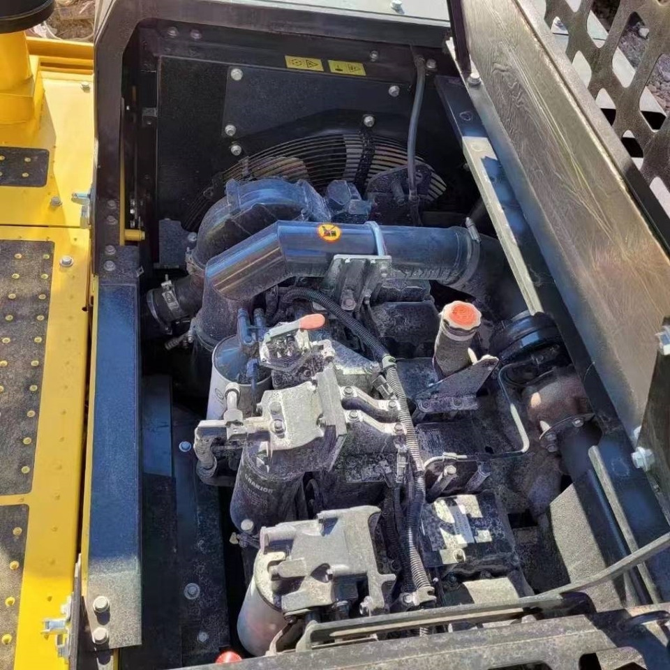 Crawler excavator Komatsu PC 450: picture 8