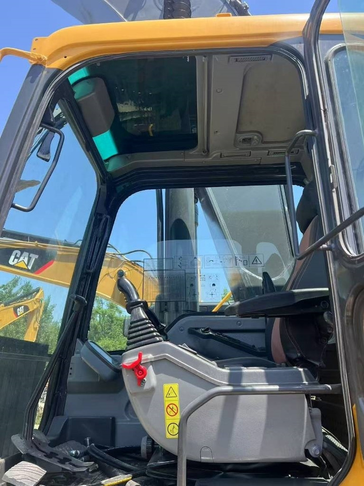 Volvo EC 380 - Crawler excavator: picture 5 Volvo EC 380 - Crawler excavator: picture 5