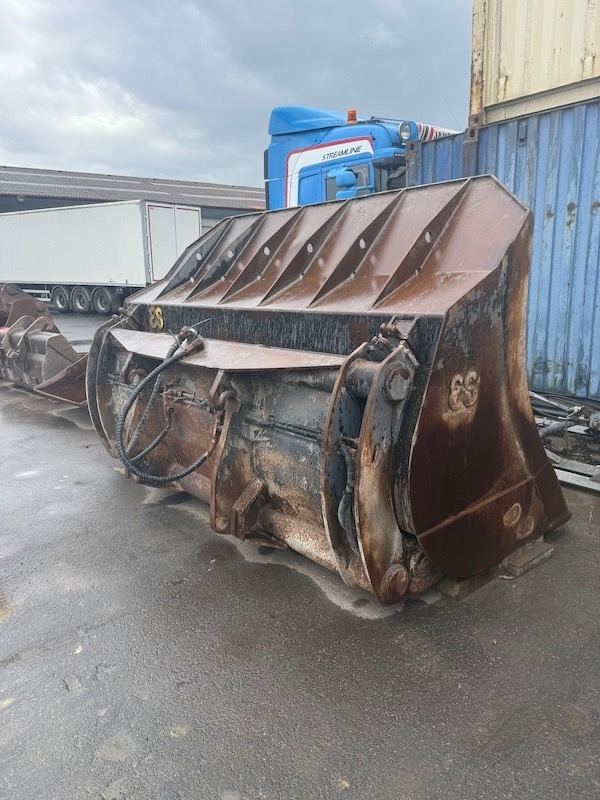 Eurosteel hoogkipbak - high dump bucket - Bucket for Construction machinery: picture 1 Eurosteel hoogkipbak - high dump bucket - Bucket for Construction machinery: picture 1