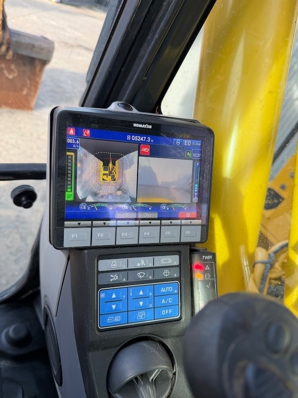 Crawler excavator Komatsu PC 228 USLC-11: picture 12