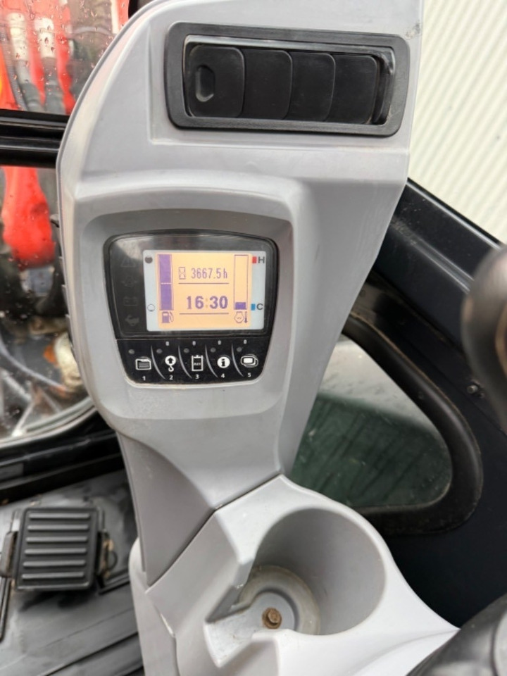 Mini excavator Kubota U 48-4: picture 9