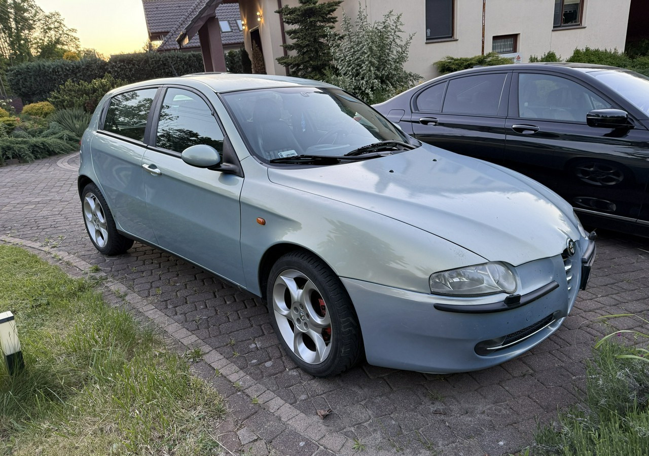 Alfa Romeo 147 Alfa Romeo 147 Klima 1.9 jtd-140KM - Car: picture 1 Alfa Romeo 147 Alfa Romeo 147 Klima 1.9 jtd-140KM - Car: picture 1