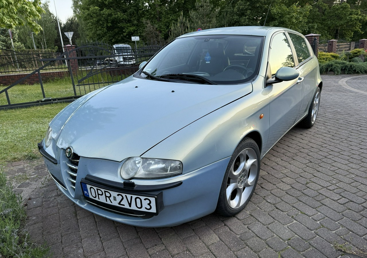 Alfa Romeo 147 Alfa Romeo 147 Klima 1.9 jtd-140KM - Car: picture 2 Alfa Romeo 147 Alfa Romeo 147 Klima 1.9 jtd-140KM - Car: picture 2