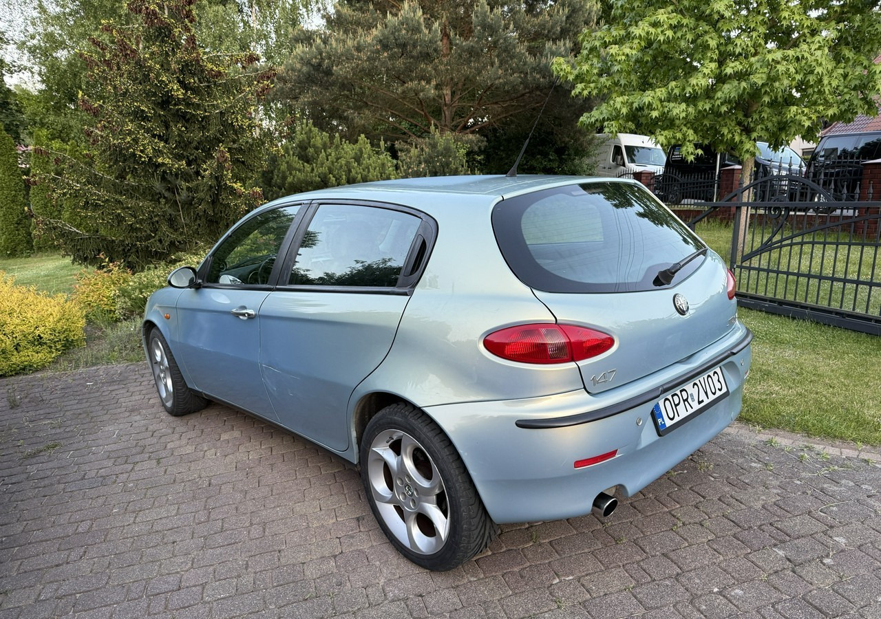 Alfa Romeo 147 Alfa Romeo 147 Klima 1.9 jtd-140KM - Car: picture 4 Alfa Romeo 147 Alfa Romeo 147 Klima 1.9 jtd-140KM - Car: picture 4