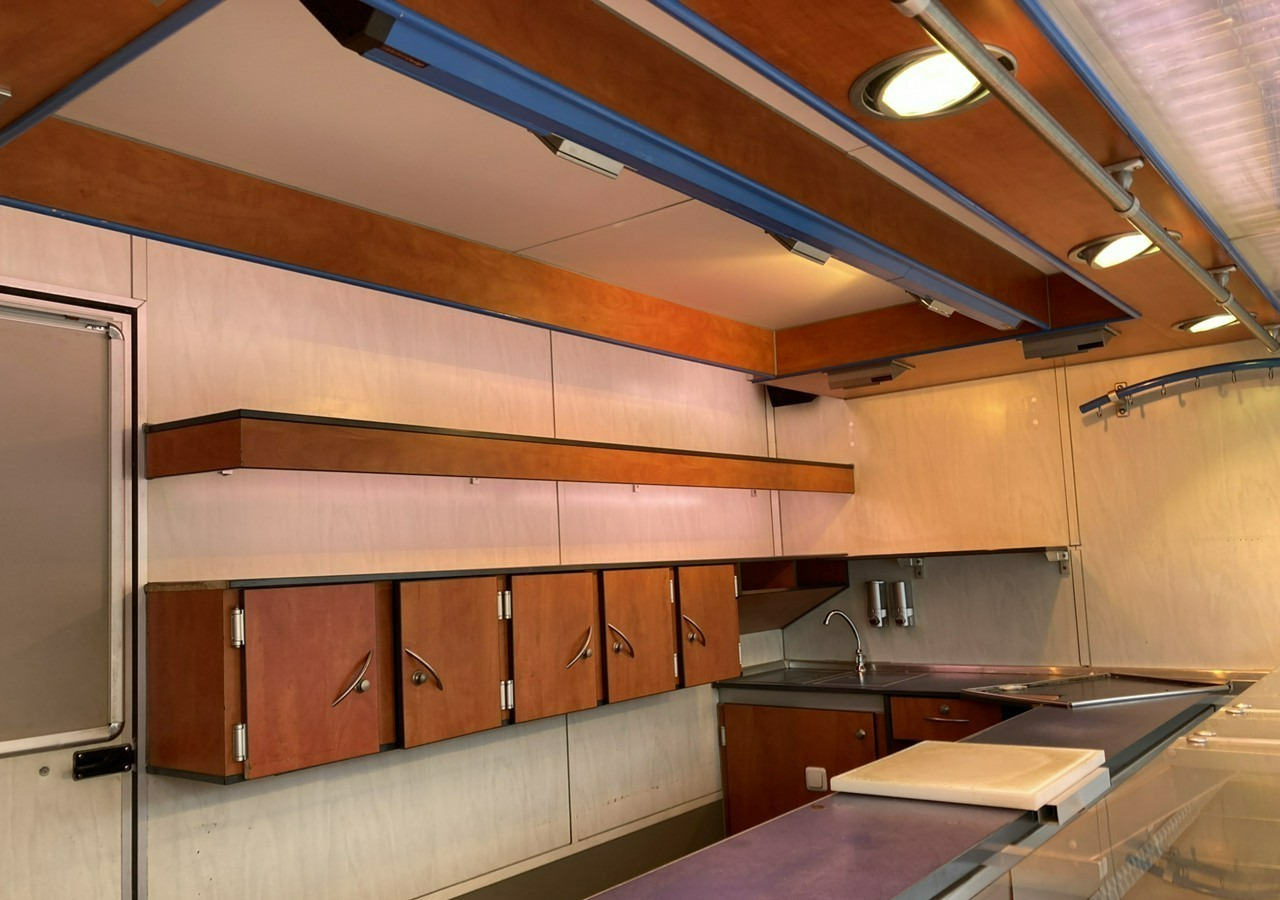 Inna Inny Autosklep wędlin Gastronomiczna food truck foodtruck sklep bar 2000 - Vending trailer: picture 3 Inna Inny Autosklep wędlin Gastronomiczna food truck foodtruck sklep bar 2000 - Vending trailer: picture 3