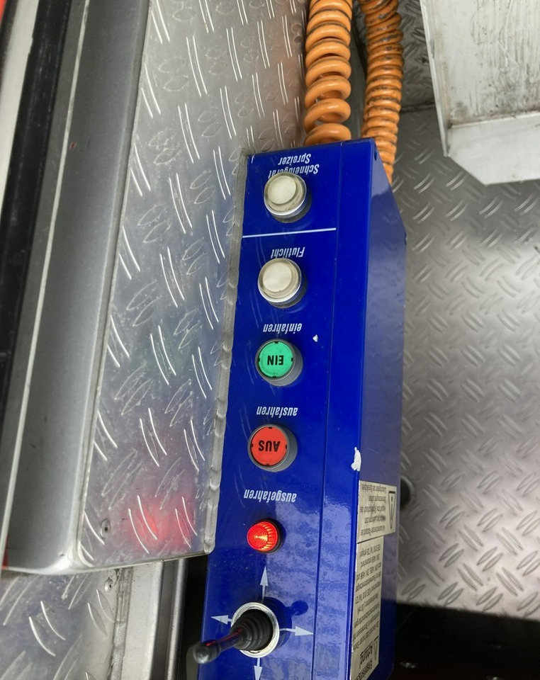 Fire truck MAN Inny MAN MAN 15,250 Straż pożarna gaśnicza 9-osobowa 4X4 Wóz strażacki 2003: picture 14 Fire truck MAN Inny MAN MAN 15,250 Straż pożarna gaśnicza 9-osobowa 4X4 Wóz strażacki 2003: picture 14