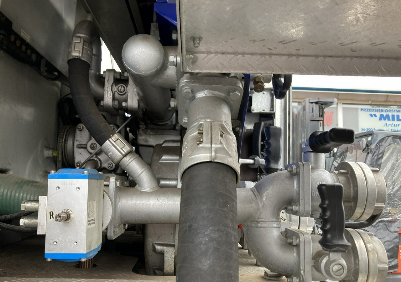 Fire truck MAN Inny MAN MAN 15,250 Straż pożarna gaśnicza 9-osobowa 4X4 Wóz strażacki 2003: picture 11 Fire truck MAN Inny MAN MAN 15,250 Straż pożarna gaśnicza 9-osobowa 4X4 Wóz strażacki 2003: picture 11