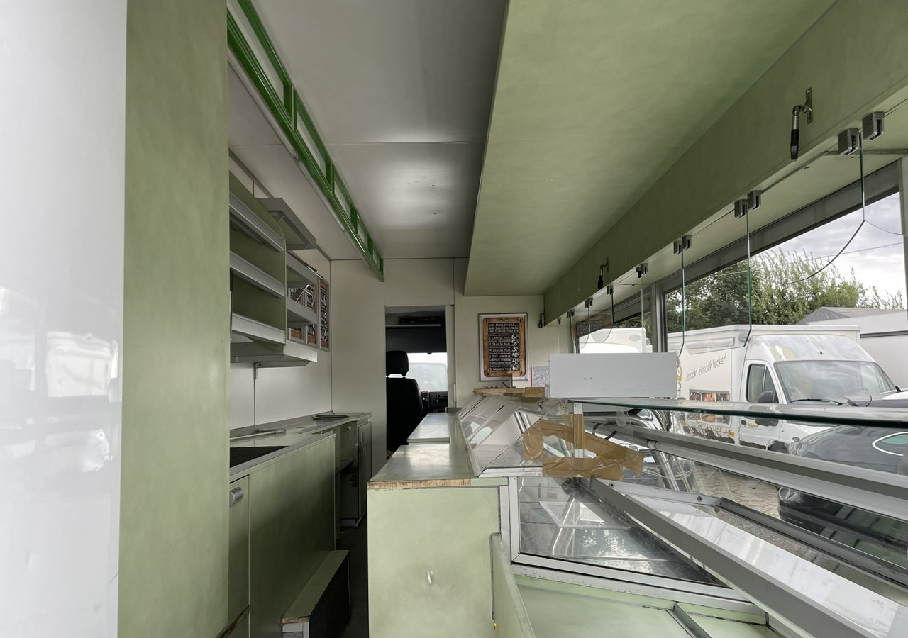 Mercedes-Benz Inny Mercedes-Benz Autosklep Gastronomiczny Warzywniak food truck foodtruck sklep 2008 - Vending truck: picture 4 Mercedes-Benz Inny Mercedes-Benz Autosklep Gastronomiczny Warzywniak food truck foodtruck sklep 2008 - Vending truck: picture 4