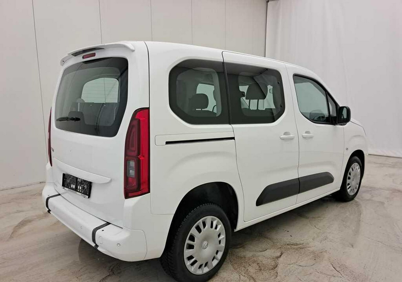 Opel Combo IV Opel Combo dla Niepełnosprawnych inwalida Rampa 32105 km Model 2022 - Car: picture 2 Opel Combo IV Opel Combo dla Niepełnosprawnych inwalida Rampa 32105 km Model 2022 - Car: picture 2