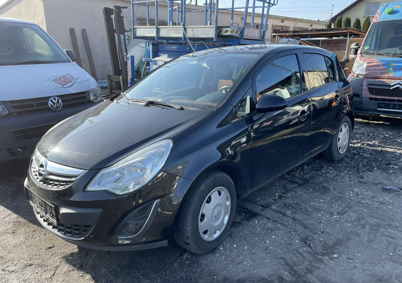 Opel Corsa D Corsa 1.4-87 KM Klima 2011 - Hatchback: picture 2 Opel Corsa D Corsa 1.4-87 KM Klima 2011 - Hatchback: picture 2