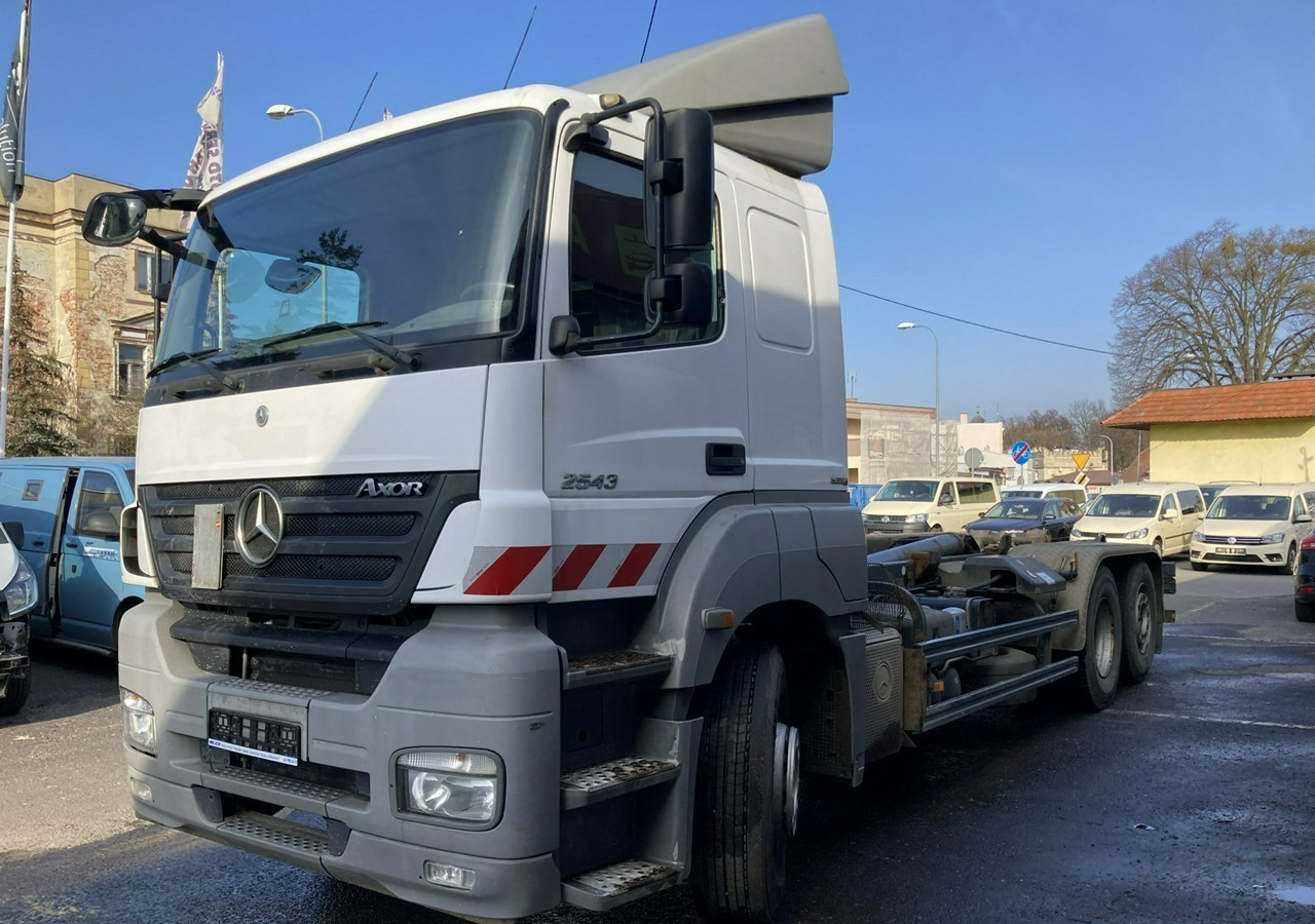 Mercedes-Benz Inny Mercedes-Benz Mercedes Axor 2543 Hakowiec bramowiec MEILLER-KIPPER Model 2009 - Other machinery: picture 2 Mercedes-Benz Inny Mercedes-Benz Mercedes Axor 2543 Hakowiec bramowiec MEILLER-KIPPER Model 2009 - Other machinery: picture 2