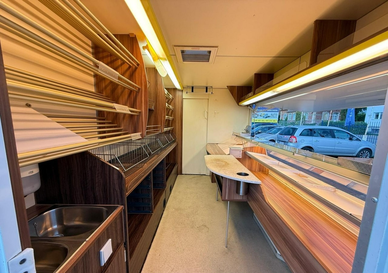 Renault Master Autosklep pieczyw Sklep Gastronomiczny Food Truck Foodtruck BORCO 20 - Other machinery: picture 3 Renault Master Autosklep pieczyw Sklep Gastronomiczny Food Truck Foodtruck BORCO 20 - Other machinery: picture 3
