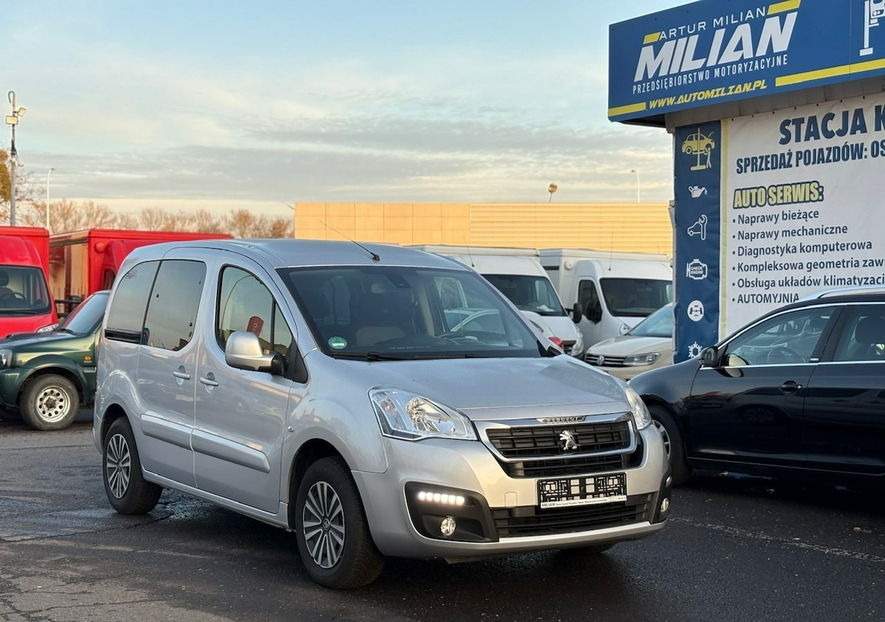 Peugeot Partner II Partner Tepee 1.6 HDI 120KM Family Klimatronik 2xDrzwi 2016 - Estate car: picture 1 Peugeot Partner II Partner Tepee 1.6 HDI 120KM Family Klimatronik 2xDrzwi 2016 - Estate car: picture 1