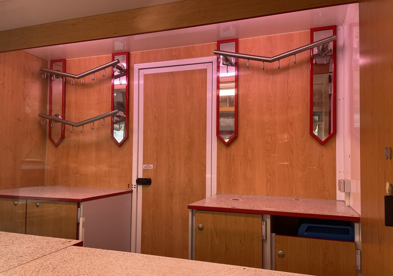 Renault Master Autosklep Wędli Gastronomiczny Food Truck Foodtruck sklep W-zasil 20 - Vending truck: picture 4 Renault Master Autosklep Wędli Gastronomiczny Food Truck Foodtruck sklep W-zasil 20 - Vending truck: picture 4