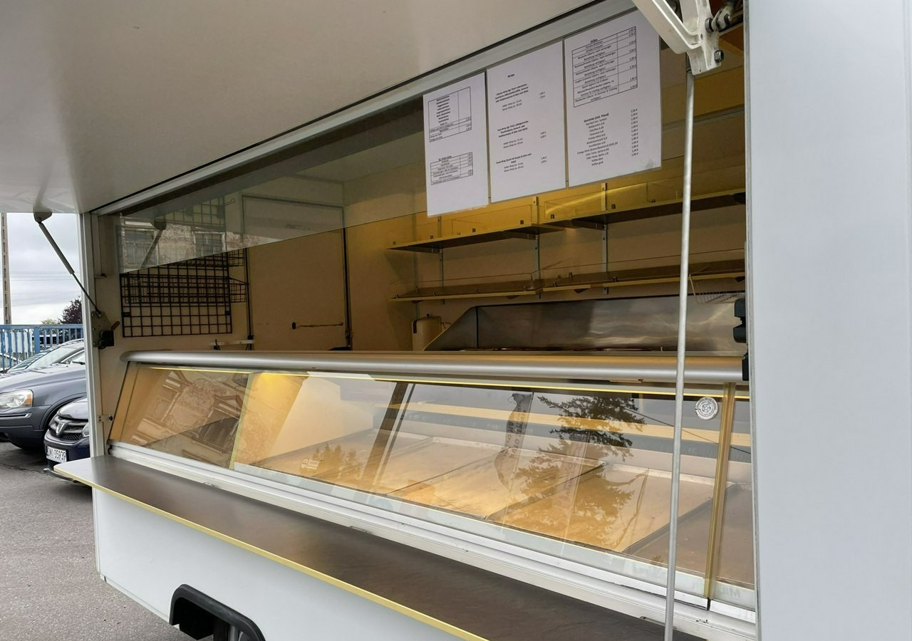 Renault Master Autosklep Wędli-pie Gastronomiczny Food Truck Foodtruck Sklep bar 20 - Vending truck: picture 2 Renault Master Autosklep Wędli-pie Gastronomiczny Food Truck Foodtruck Sklep bar 20 - Vending truck: picture 2
