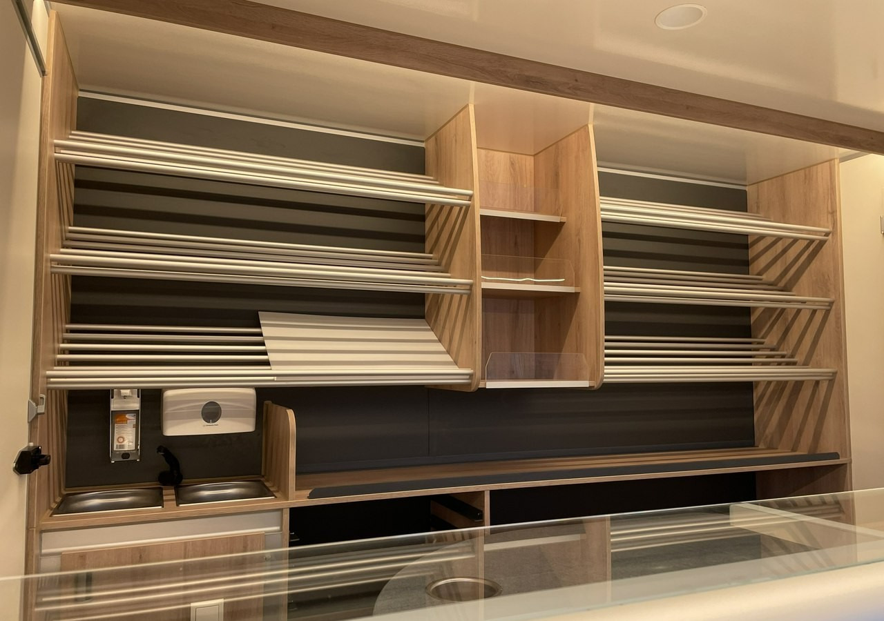 Renault Master Autosklep piec Sklep Gastronomiczny Food Truck Foodtruck bar Borco20 - Vending truck: picture 5 Renault Master Autosklep piec Sklep Gastronomiczny Food Truck Foodtruck bar Borco20 - Vending truck: picture 5