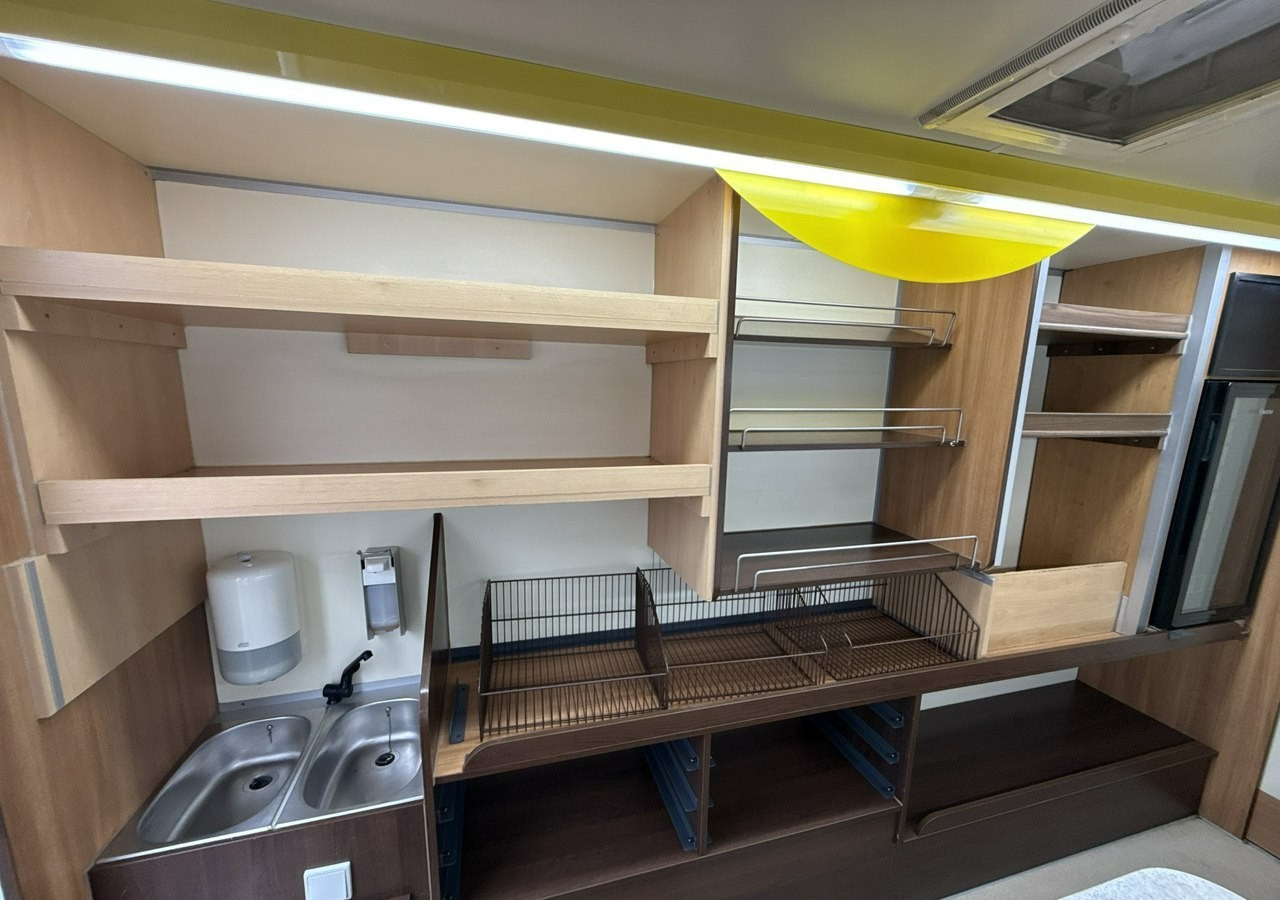 Renault Master Autosklep piec Sklep bar Gastronomiczny Food Truck Foodtruck Borco20 - Vending truck: picture 4 Renault Master Autosklep piec Sklep bar Gastronomiczny Food Truck Foodtruck Borco20 - Vending truck: picture 4