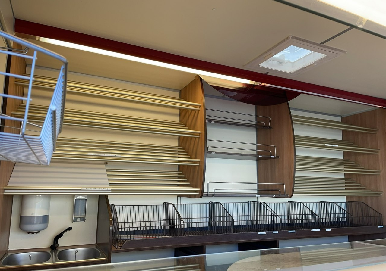 Renault Master Autosklep piecz Sklep Gastronomiczny Food Truck Foodtruck 117tkm Bor - Vending truck: picture 2 Renault Master Autosklep piecz Sklep Gastronomiczny Food Truck Foodtruck 117tkm Bor - Vending truck: picture 2