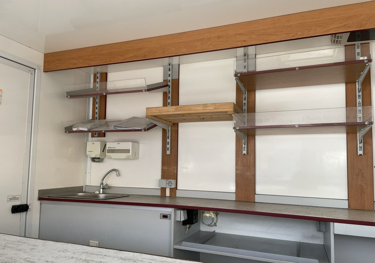 Vending truck Renault Master Master Autosklep Gastronomiczny Food Truck Foodtruck Sklep bar 2009: picture 9 Vending truck Renault Master Master Autosklep Gastronomiczny Food Truck Foodtruck Sklep bar 2009: picture 9