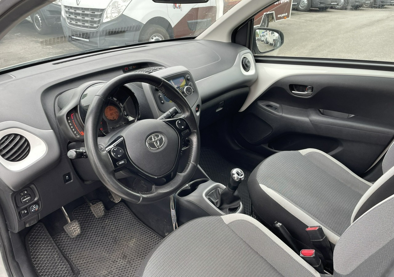 Toyota Aygo II Toyota Aygo 1.0 VVT-i JBL Edition bezyna+LPG Salon PL 2020 - Car: picture 5 Toyota Aygo II Toyota Aygo 1.0 VVT-i JBL Edition bezyna+LPG Salon PL 2020 - Car: picture 5