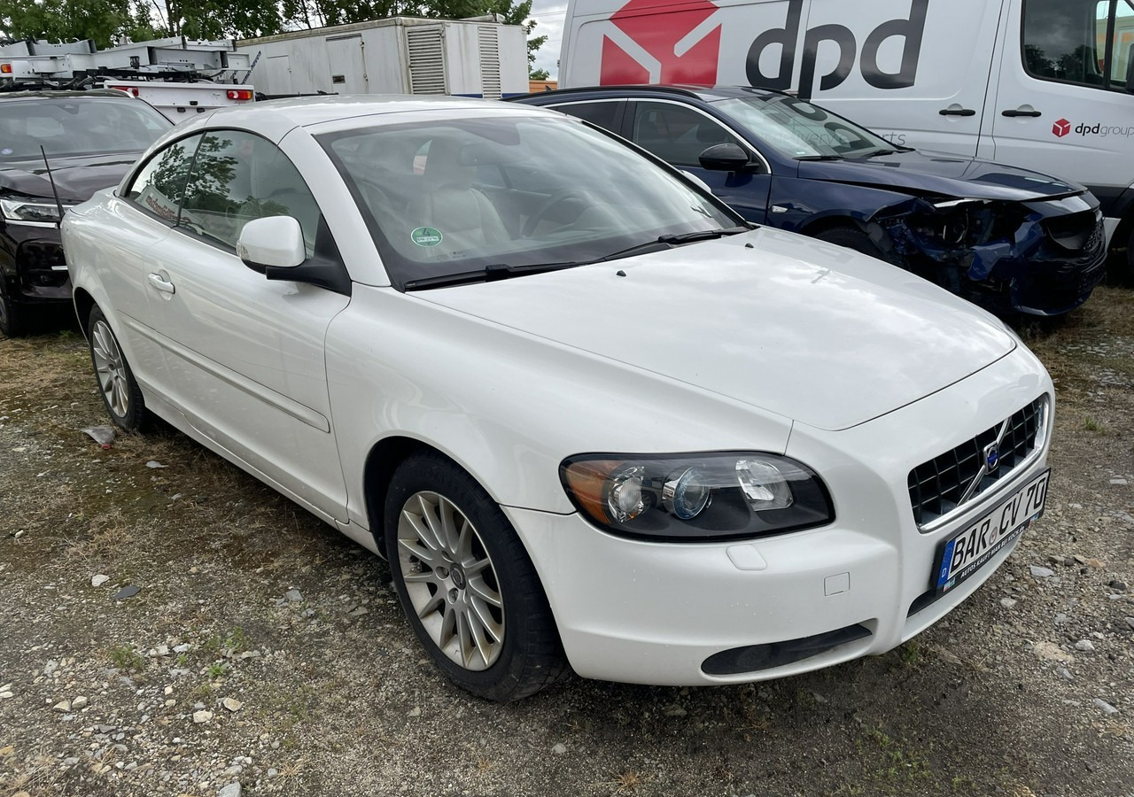 Volvo C70 II Volvo C70 2.0-136KM Cabrio Kabriolet 2010 - Car: picture 2 Volvo C70 II Volvo C70 2.0-136KM Cabrio Kabriolet 2010 - Car: picture 2