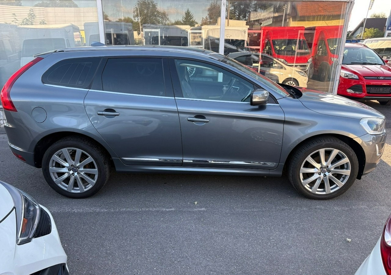 Volvo XC60 I Volvo XC 60 2,4 D4 AWD 190KM Summum Navi Panorama Skóry Kamera 2017 - SUV: picture 2 Volvo XC60 I Volvo XC 60 2,4 D4 AWD 190KM Summum Navi Panorama Skóry Kamera 2017 - SUV: picture 2