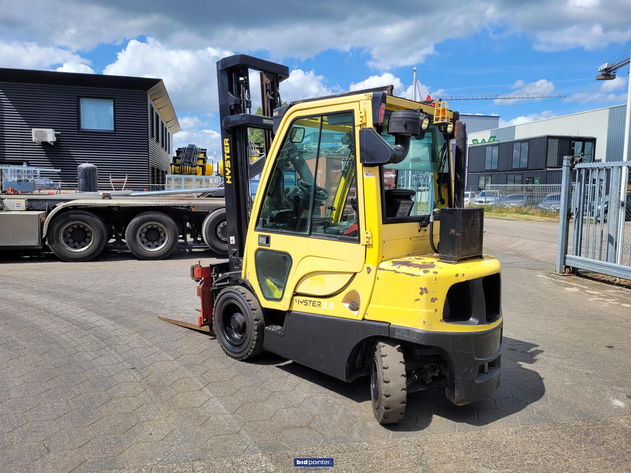 HYSTER 2.5T DIESEL HEFTRUCK met rotator. - Diesel forklift: picture 3 HYSTER 2.5T DIESEL HEFTRUCK met rotator. - Diesel forklift: picture 3
