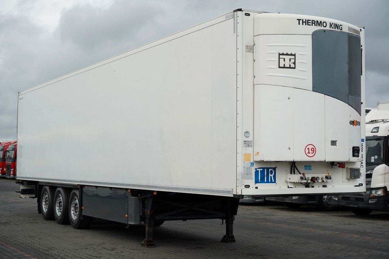 Schmitz Cargobull CHŁODNIA / THERMO KING SLX 300 / HAKÓWKA / HAKOW - Refrigerator semi-trailer: picture 1 Schmitz Cargobull CHŁODNIA / THERMO KING SLX 300 / HAKÓWKA / HAKOW - Refrigerator semi-trailer: picture 1