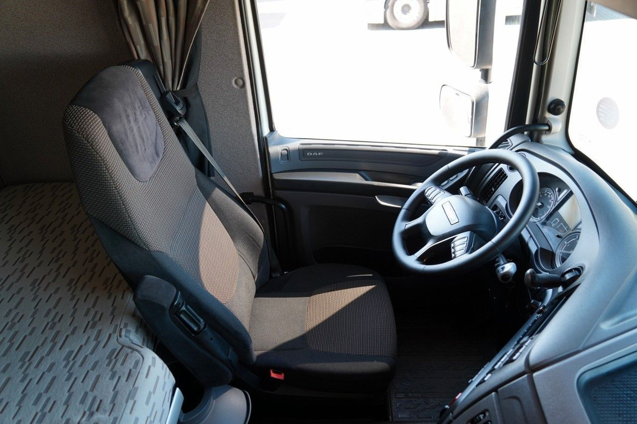 Tractor unit DAF XF 460 / SPACE CAB / HYDRAULIKA DWUOBWODOWA / P: picture 16 Tractor unit DAF XF 460 / SPACE CAB / HYDRAULIKA DWUOBWODOWA / P: picture 16
