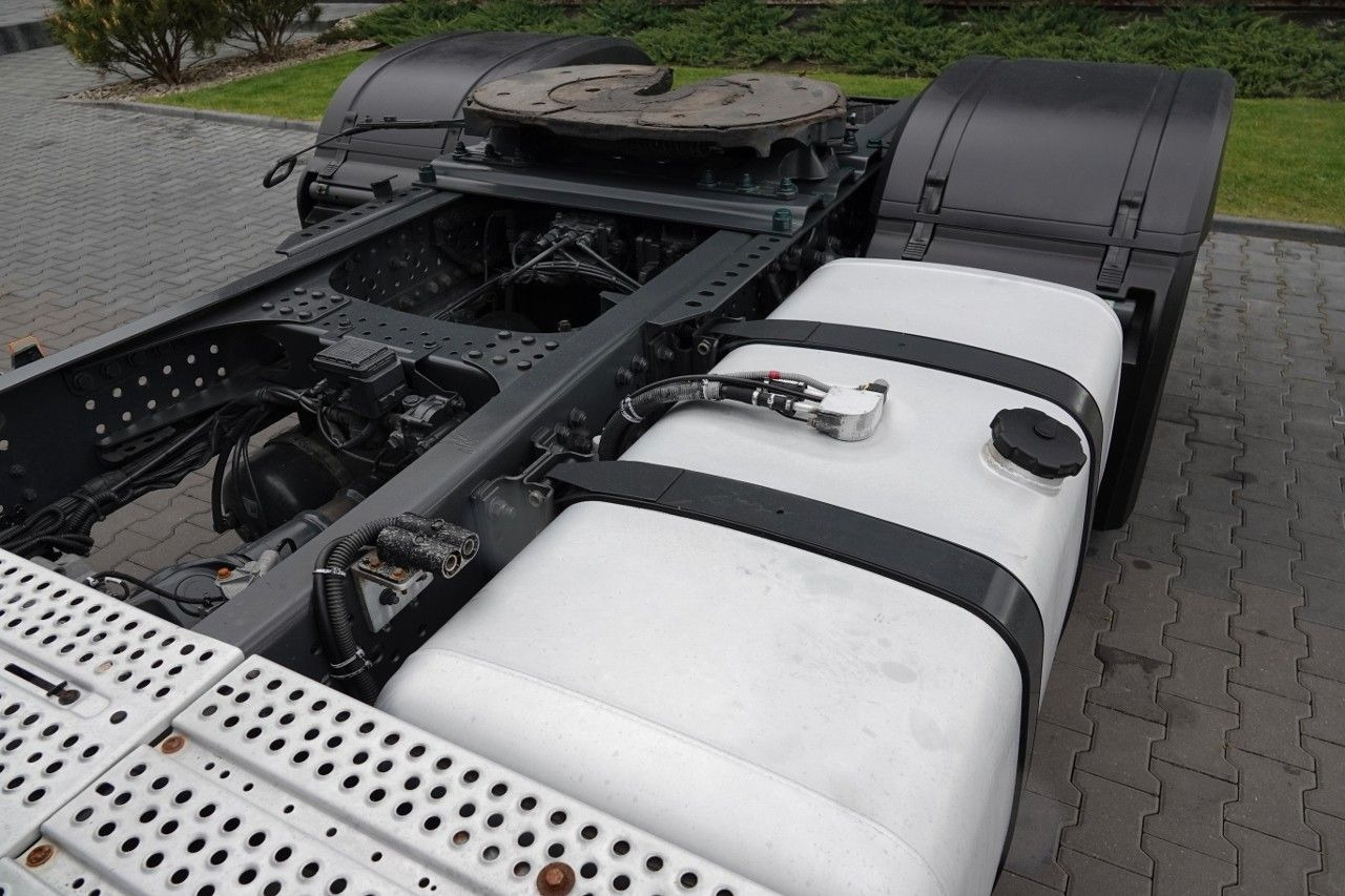 Tractor unit Mercedes-Benz ACTROS 1843 / RETARDER / ALUFELGI / EURO 6 / SPR: picture 9 Tractor unit Mercedes-Benz ACTROS 1843 / RETARDER / ALUFELGI / EURO 6 / SPR: picture 9