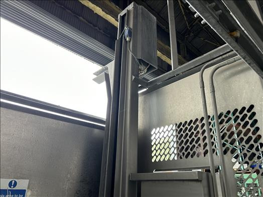 Syspal Totebin hoist - Food processing equipment: picture 5 Syspal Totebin hoist - Food processing equipment: picture 5