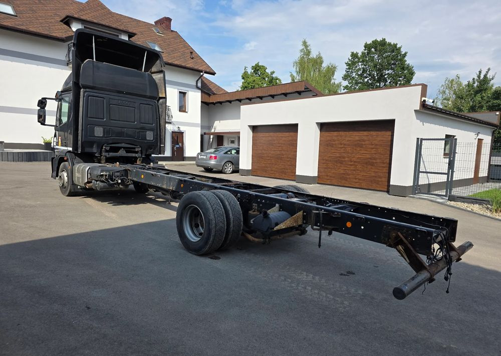 Iveco EUROCARGO 160E28 RAMA DO ZABUDOWY/ LAWETA / MANUAL / - Curtainsider truck: picture 4 Iveco EUROCARGO 160E28 RAMA DO ZABUDOWY/ LAWETA / MANUAL / - Curtainsider truck: picture 4