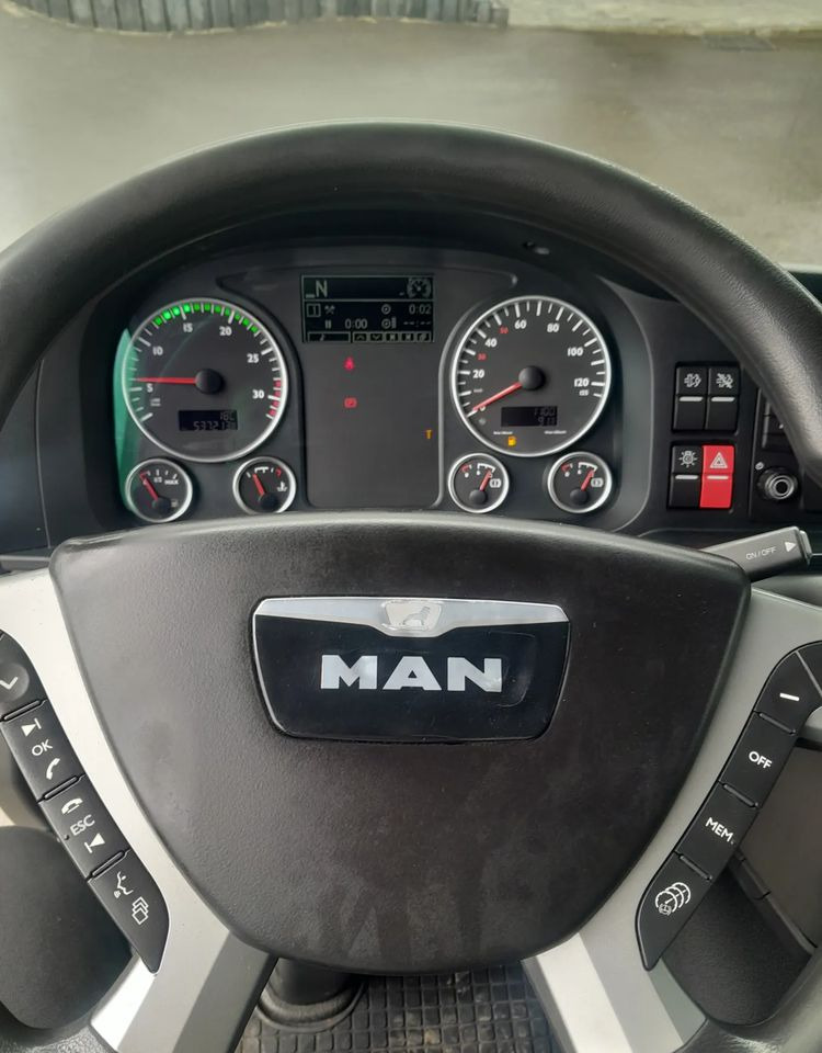MAN TGM 12.290 - Hook lift truck: picture 2 MAN TGM 12.290 - Hook lift truck: picture 2